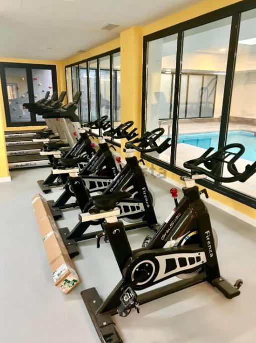 Estudios Homer Y Disney Con Piscina Climatizada, Piscina Exterior,Gimnasio, Coworking, Padel,Netflix Y Wifi Gratis San Sebastián de los Reyes Eksteriør billede